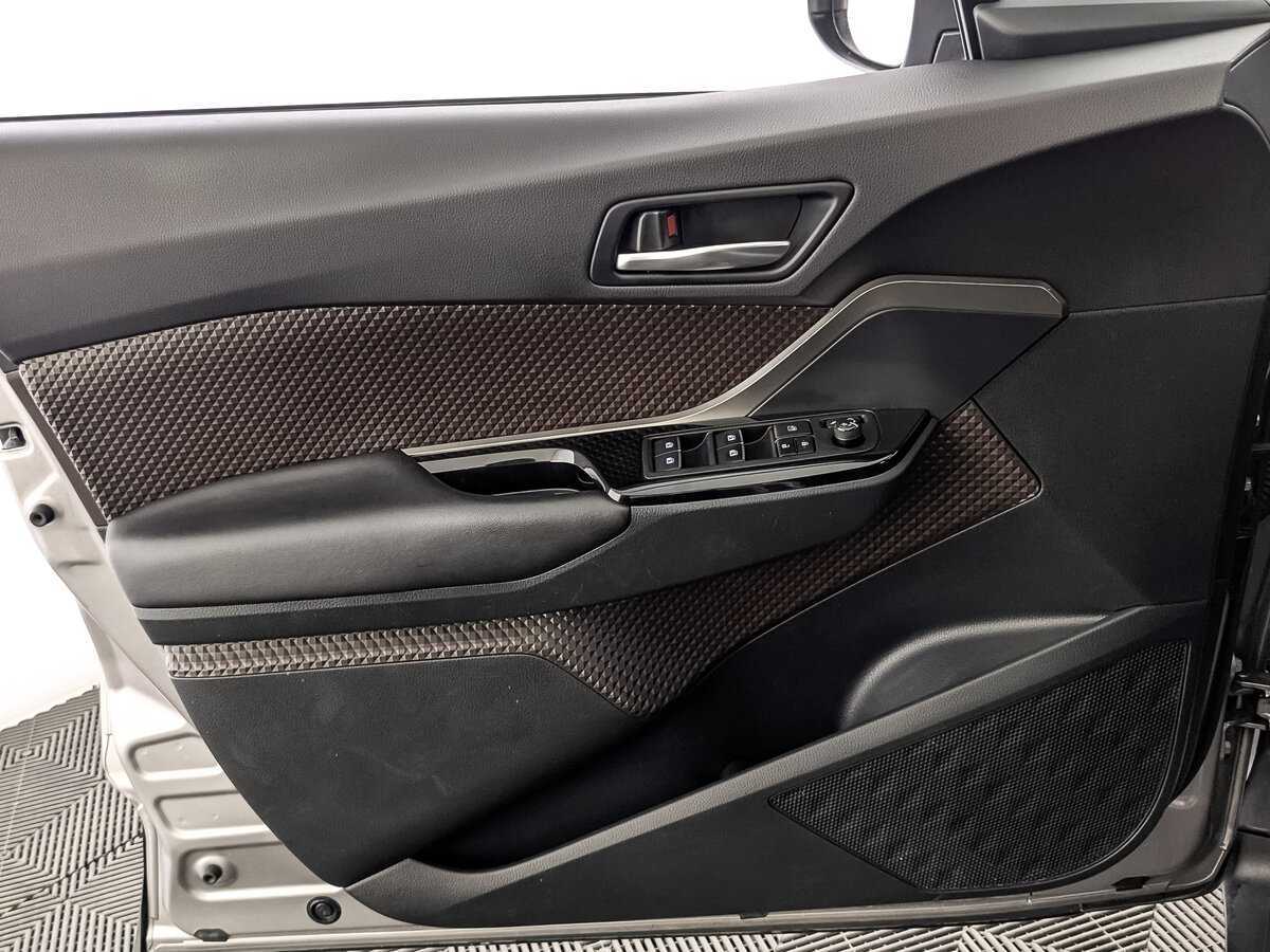 Б/У Тойота Ц-ШР 2017 года. Фото: #18