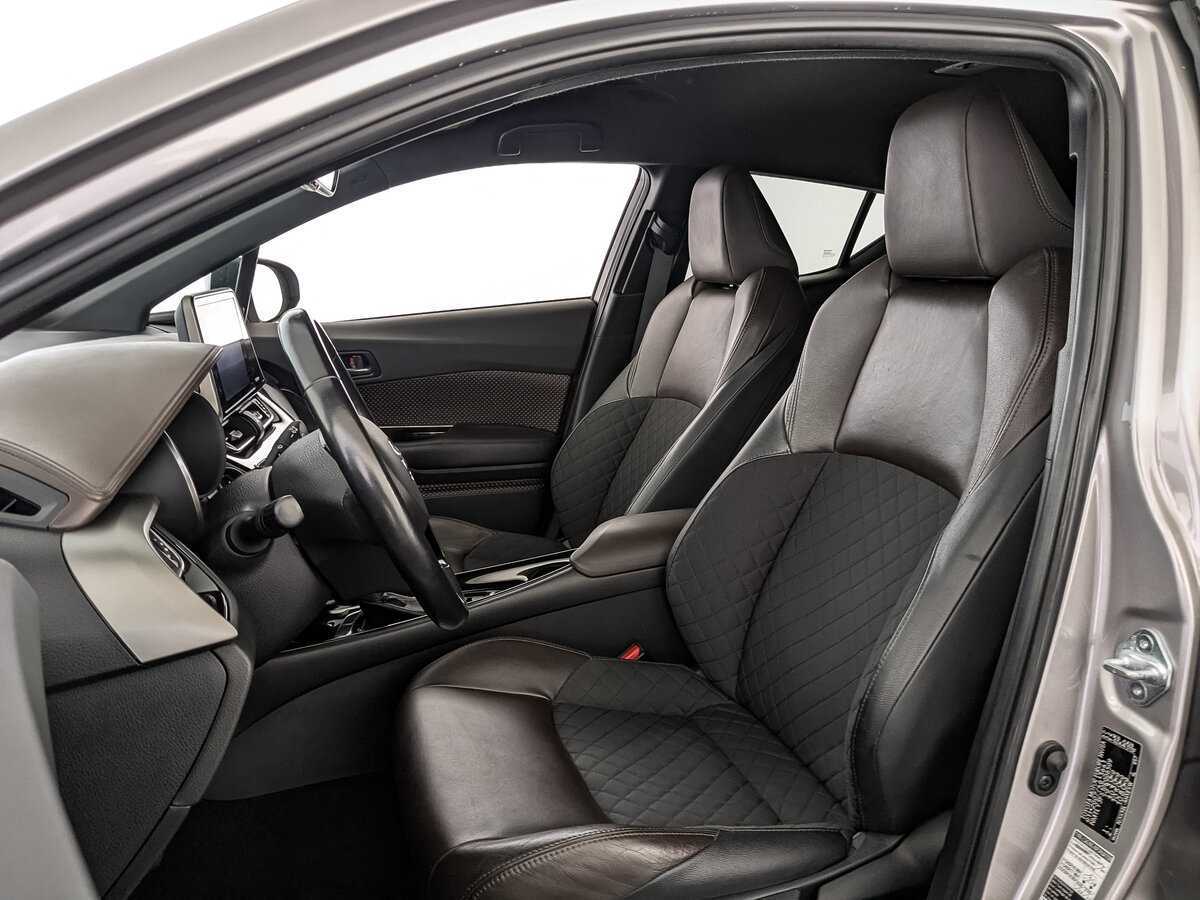 Б/У Тойота Ц-ШР 2017 года. Фото: #19