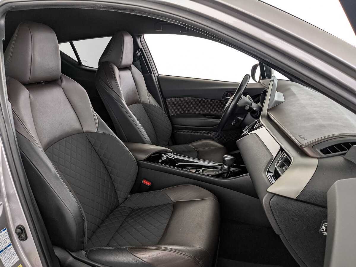 Б/У Тойота Ц-ШР 2017 года. Фото: #23