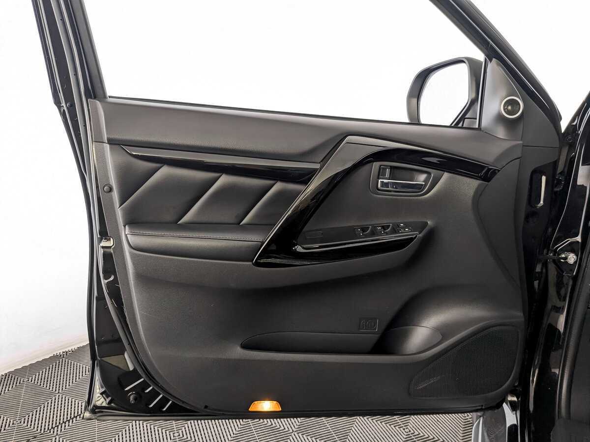 Б/У Митсубиши Паджеро Спорт 2020 года. Фото: #16