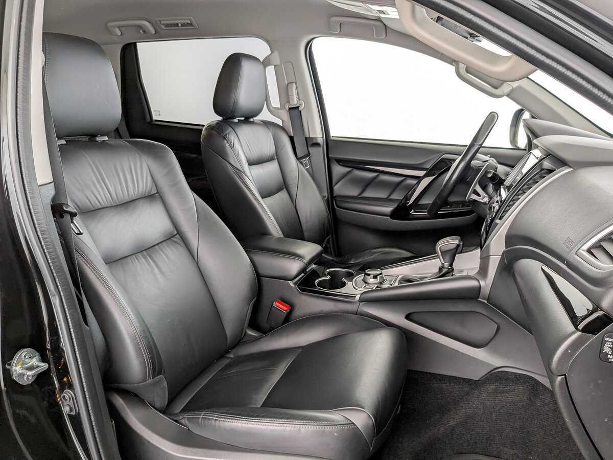 Б/У Митсубиши Паджеро Спорт 2020 года. Фото: #20