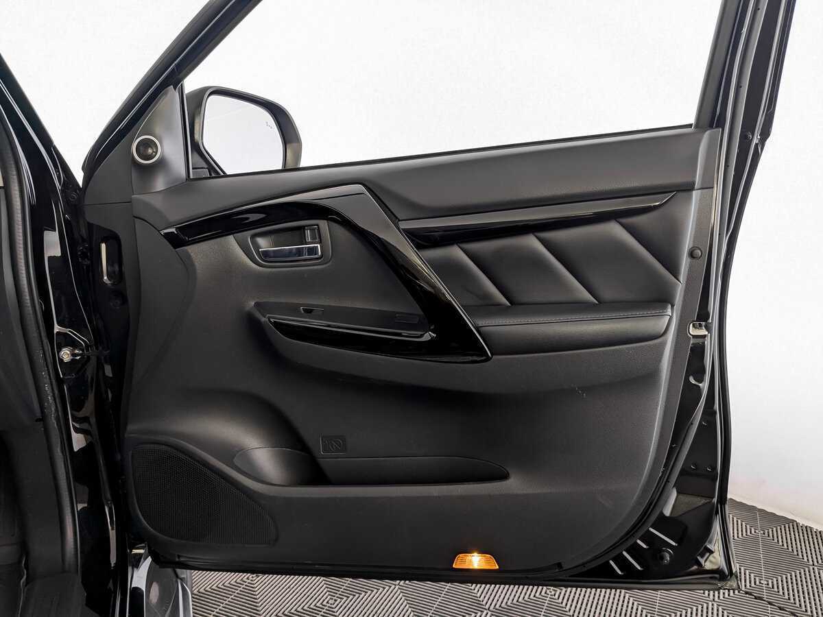 Б/У Митсубиши Паджеро Спорт 2020 года. Фото: #21