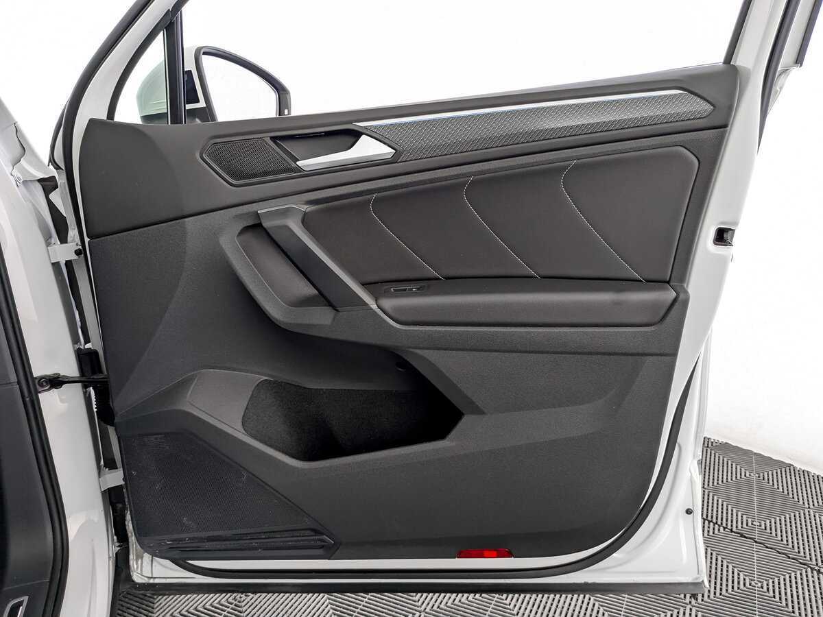 Б/У Фольксваген Тигуан 2021 года. Фото: #22