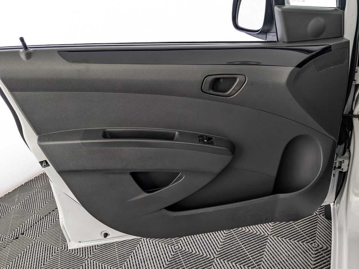 Б/У Шевроле Спарк 2011 года. Фото: #18