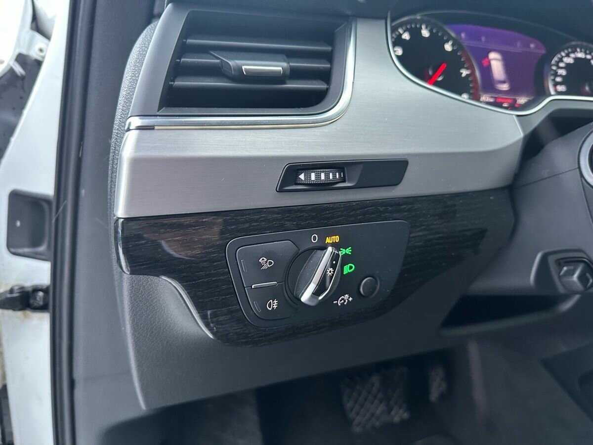 Б/У Ауди К7 2015 года. Фото: #10