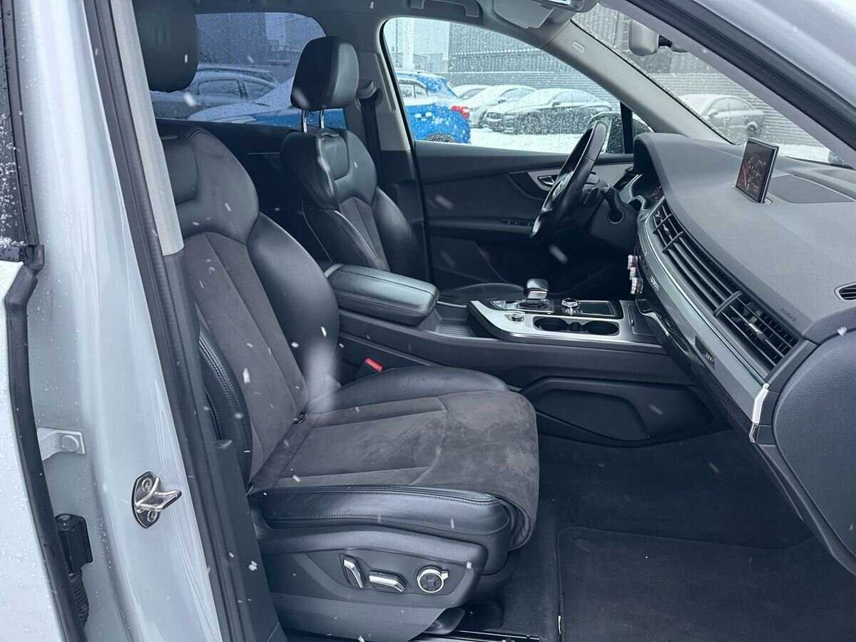 Б/У Ауди К7 2015 года. Фото: #13