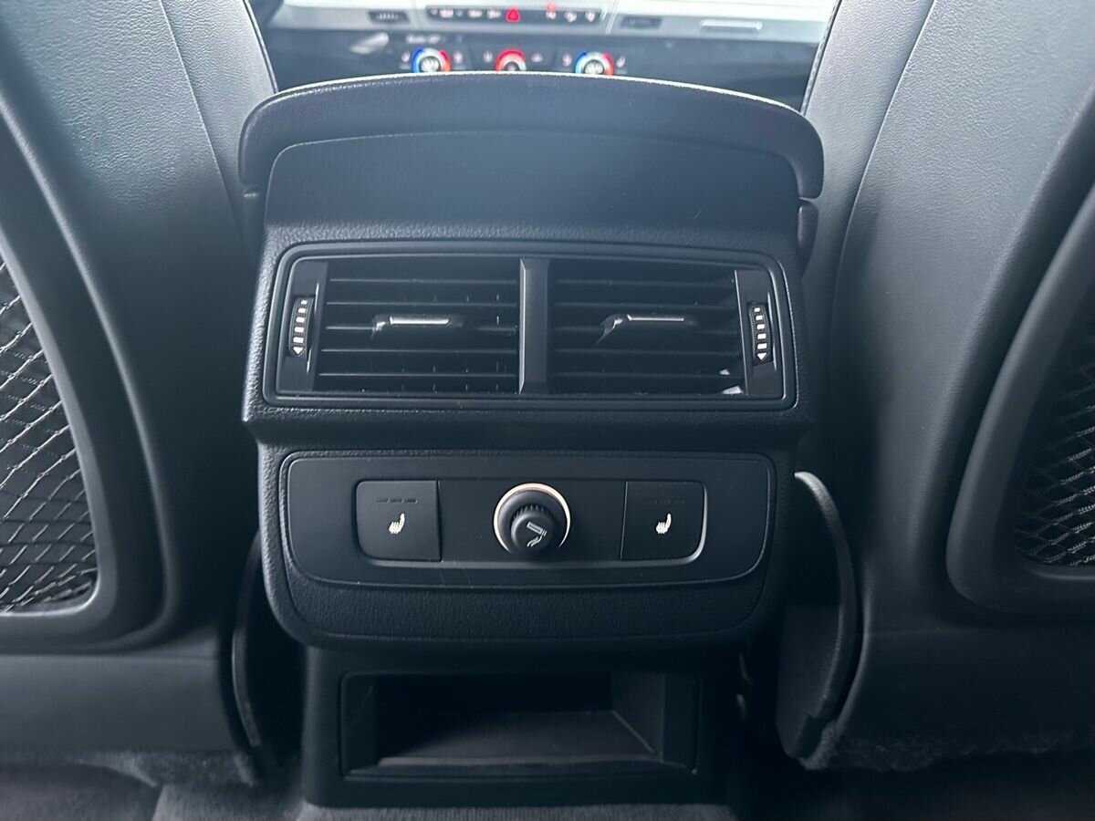 Б/У Ауди К7 2015 года. Фото: #22