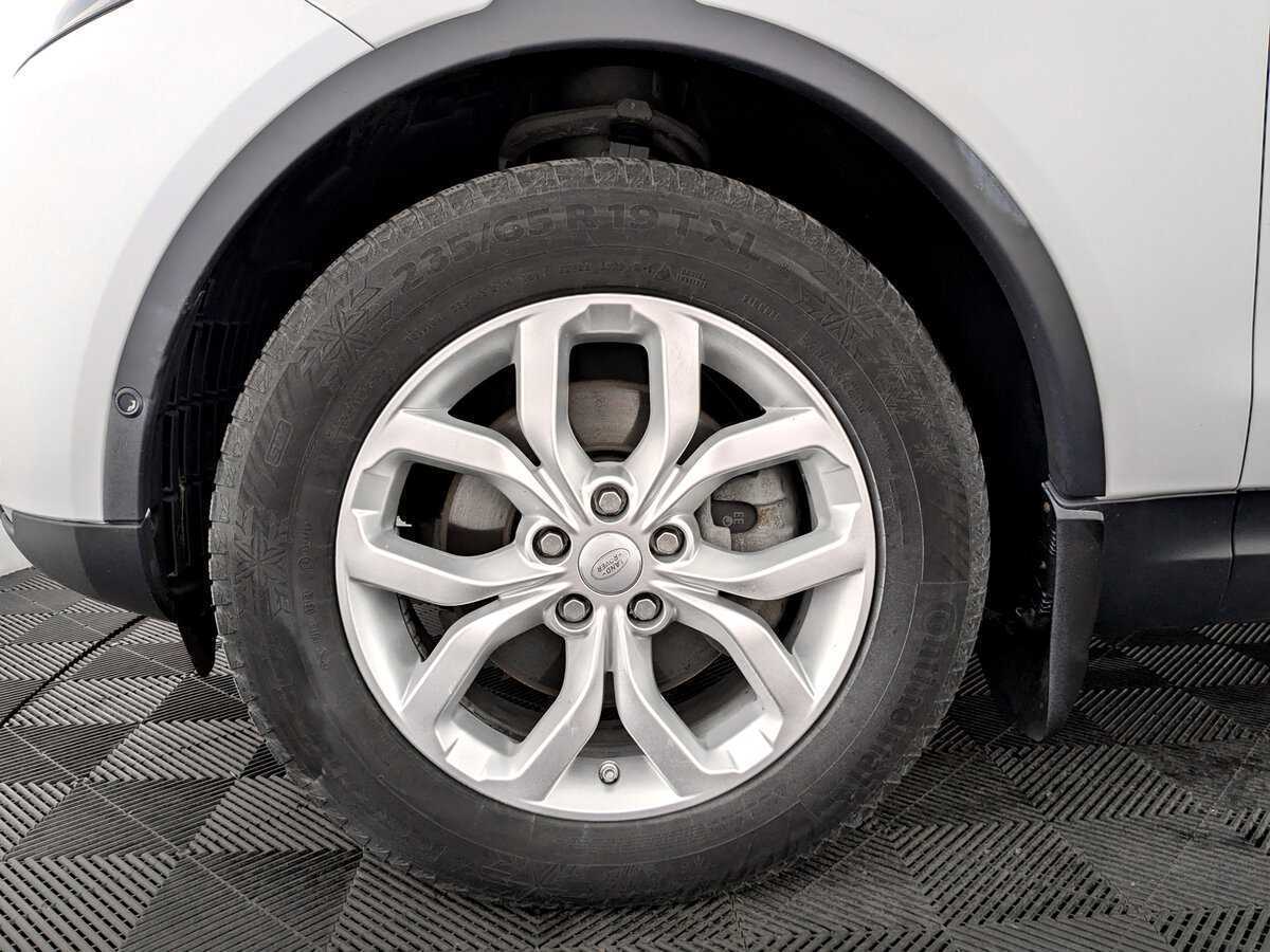 Б/У Лэнд Ровер Дискавери 2019 года. Фото: #17