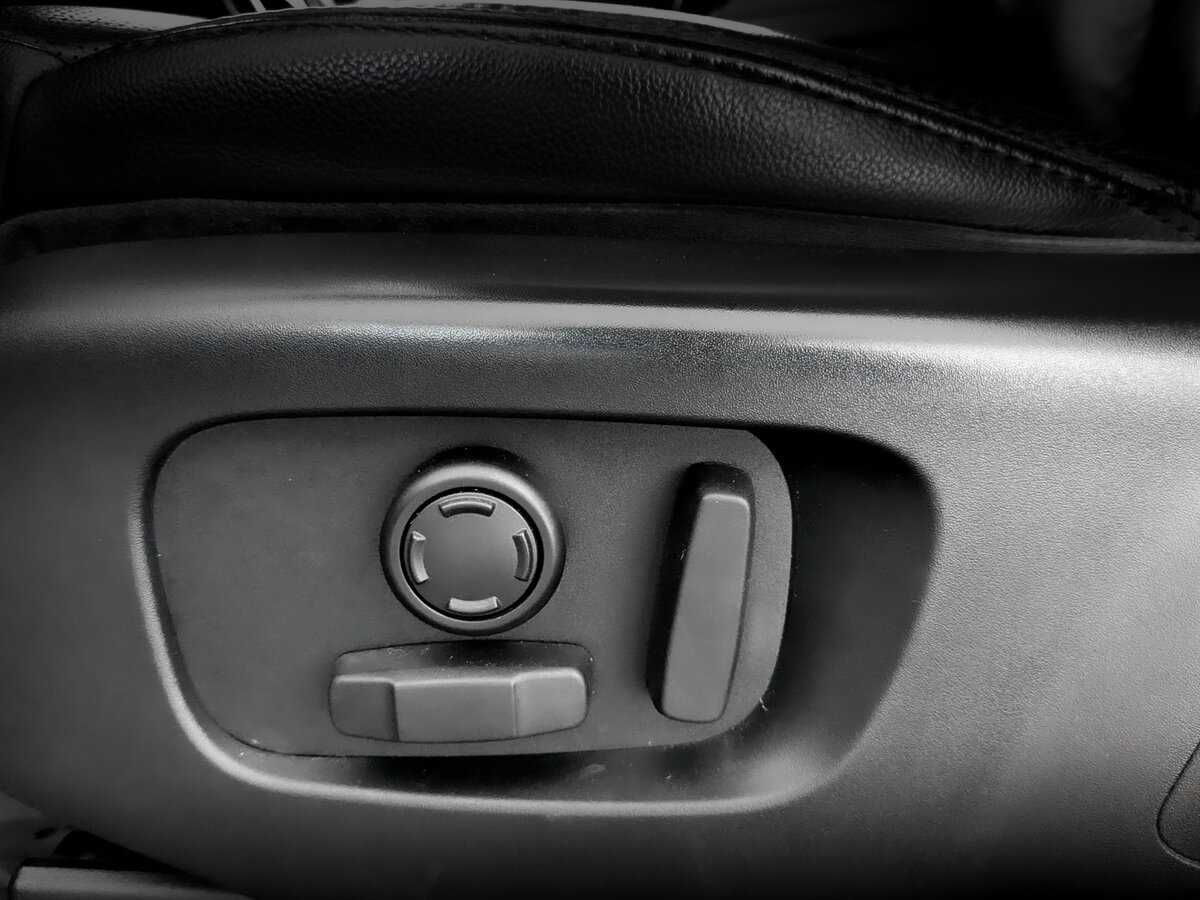 Б/У Лэнд Ровер Дискавери 2019 года. Фото: #20