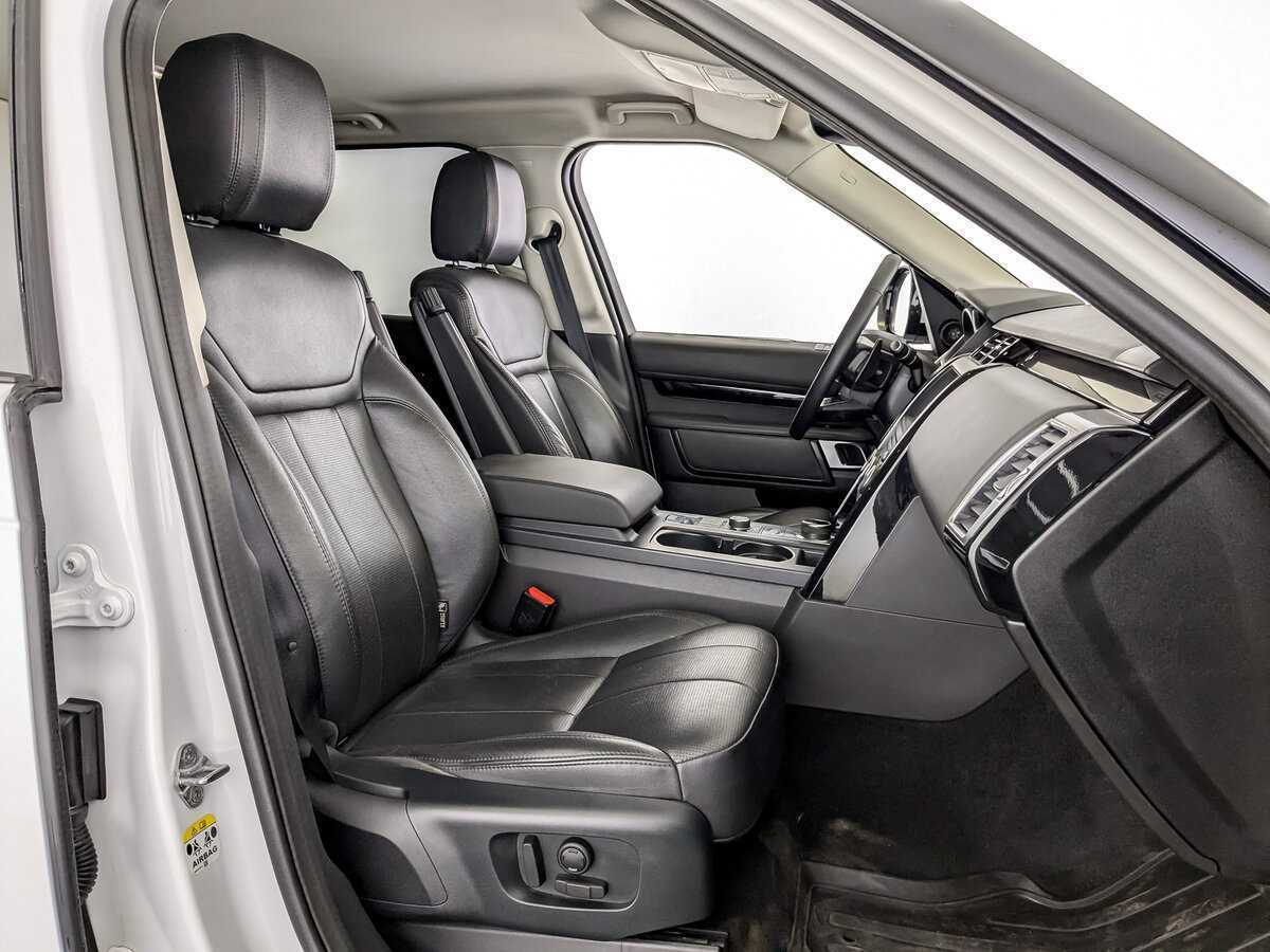 Б/У Лэнд Ровер Дискавери 2019 года. Фото: #23