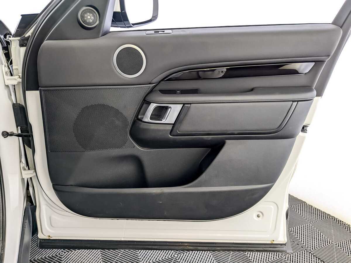 Б/У Лэнд Ровер Дискавери 2019 года. Фото: #24