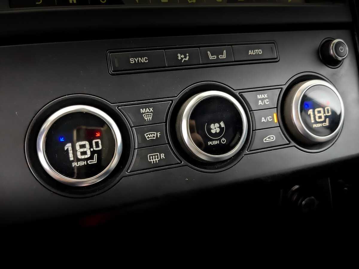 Б/У Лэнд Ровер Дискавери 2019 года. Фото: #27