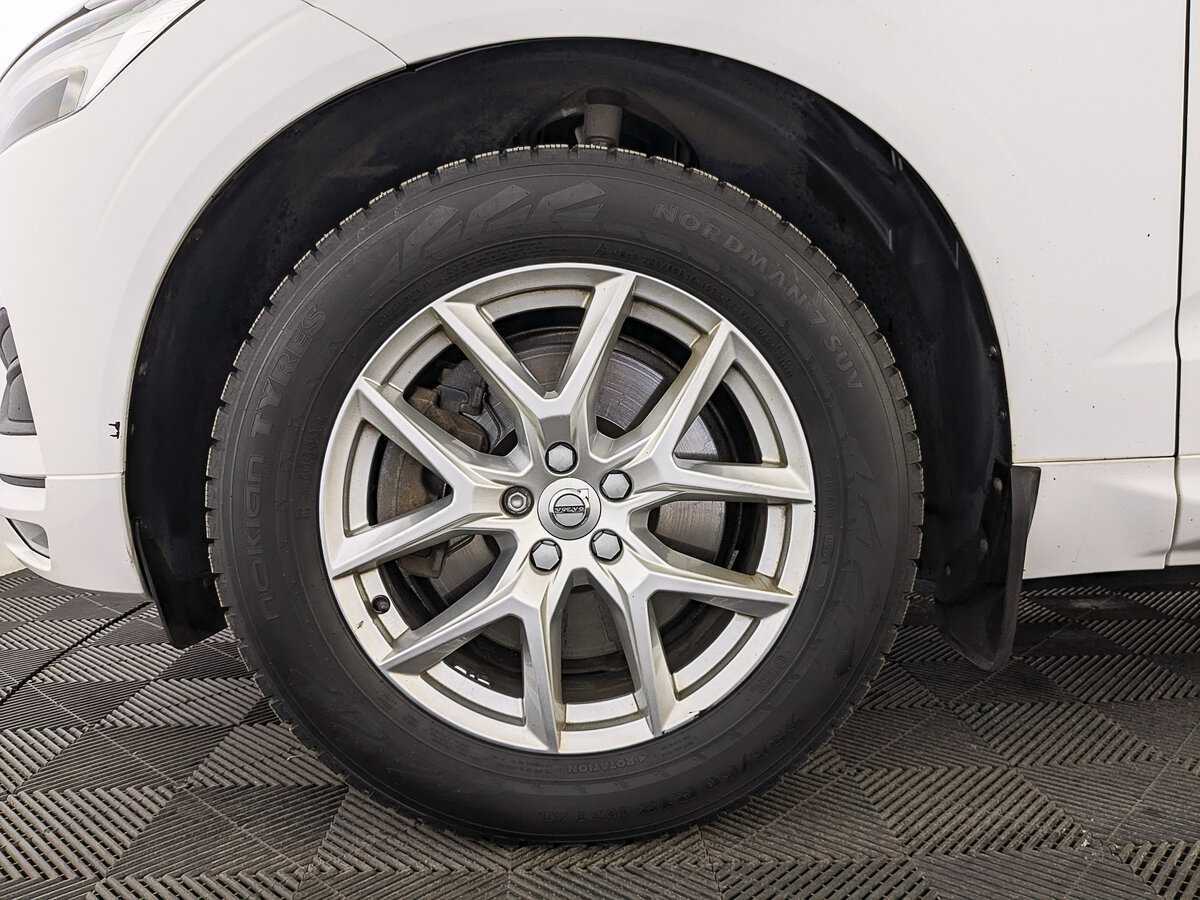 Б/У Вольво ИксЦ60 2019 года. Фото: #11