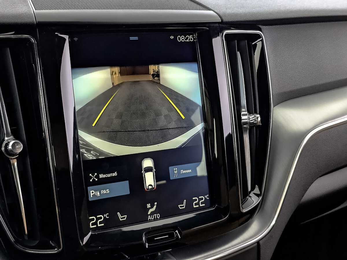 Б/У Вольво ИксЦ60 2019 года. Фото: #25