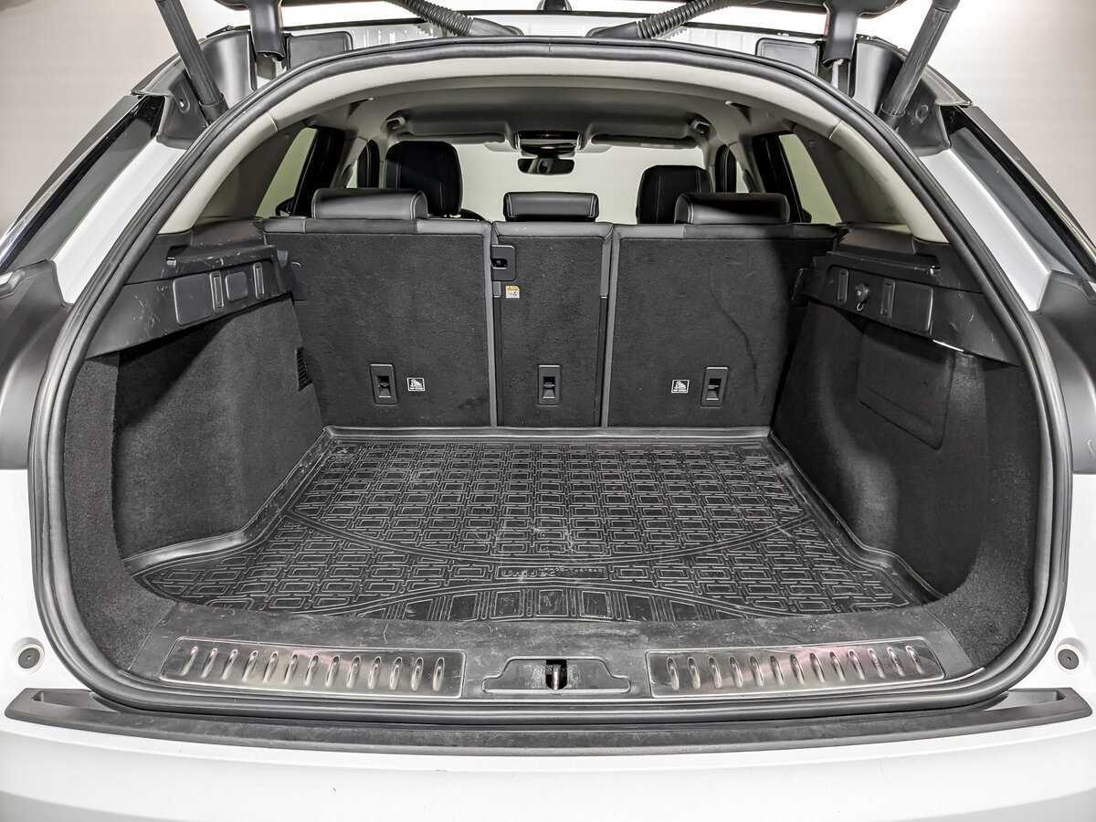 Б/У Лэнд Ровер Рэнж Ровер Велар 2019 года. Фото: #9