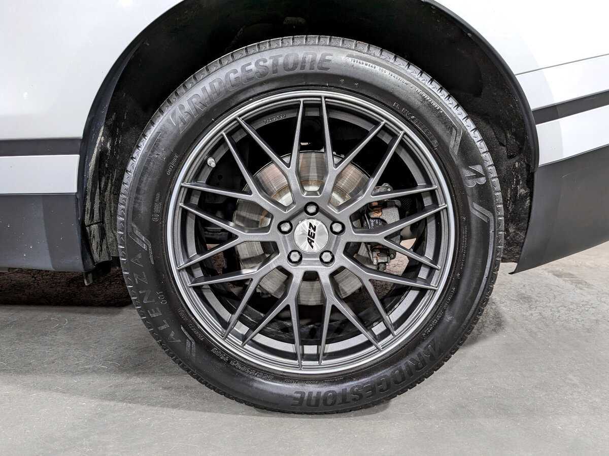 Б/У Лэнд Ровер Рэнж Ровер Велар 2019 года. Фото: #17