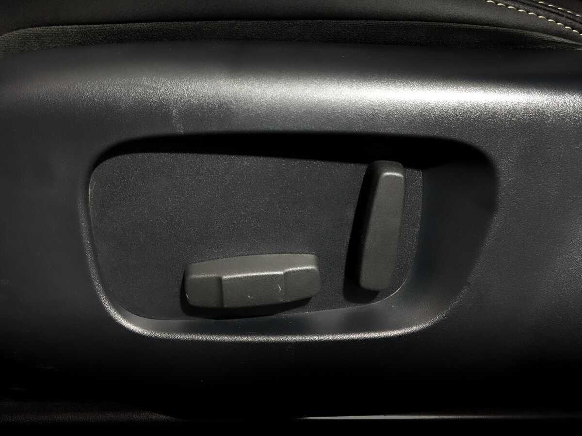 Б/У Лэнд Ровер Рэнж Ровер Велар 2019 года. Фото: #20