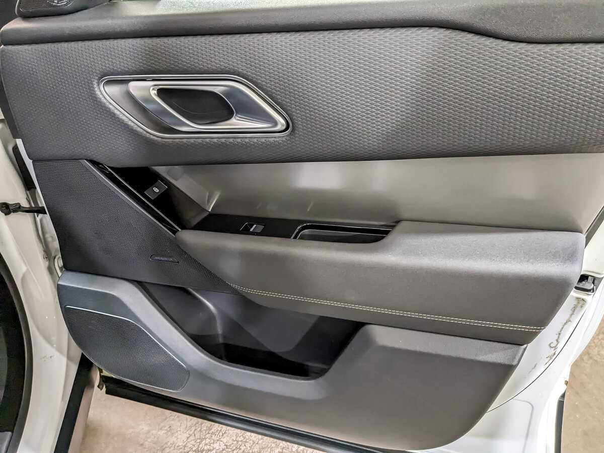 Б/У Лэнд Ровер Рэнж Ровер Велар 2019 года. Фото: #24