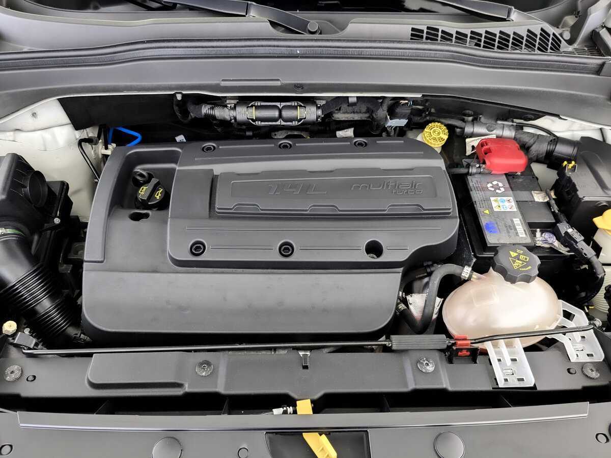 Б/У Джип Ренеджейд 2019 года. Фото: #8