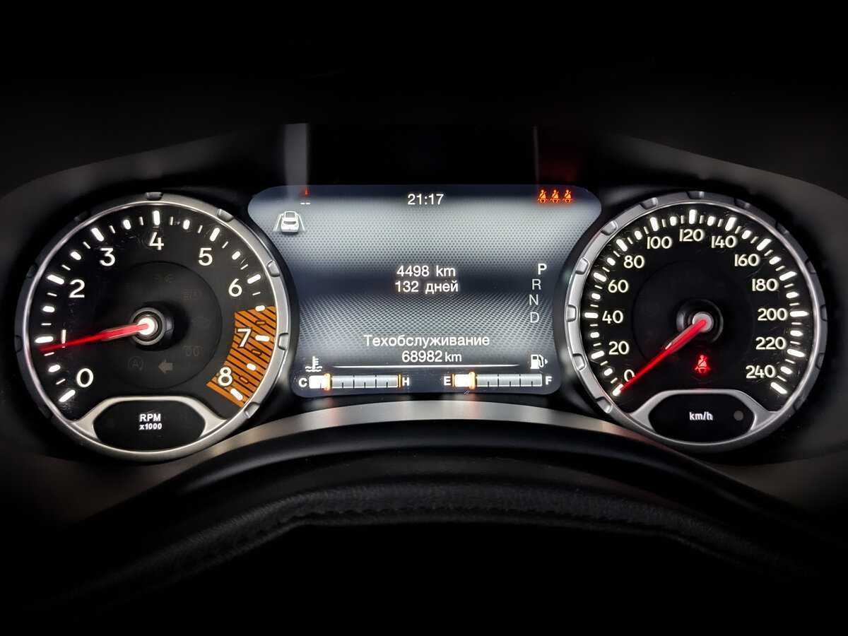 Б/У Джип Ренеджейд 2019 года. Фото: #12