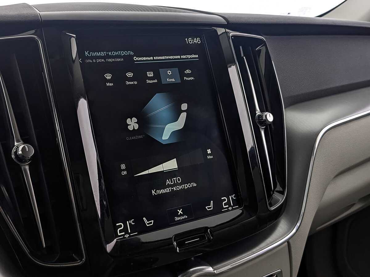 Б/У Вольво ИксЦ60 2018 года. Фото: #20