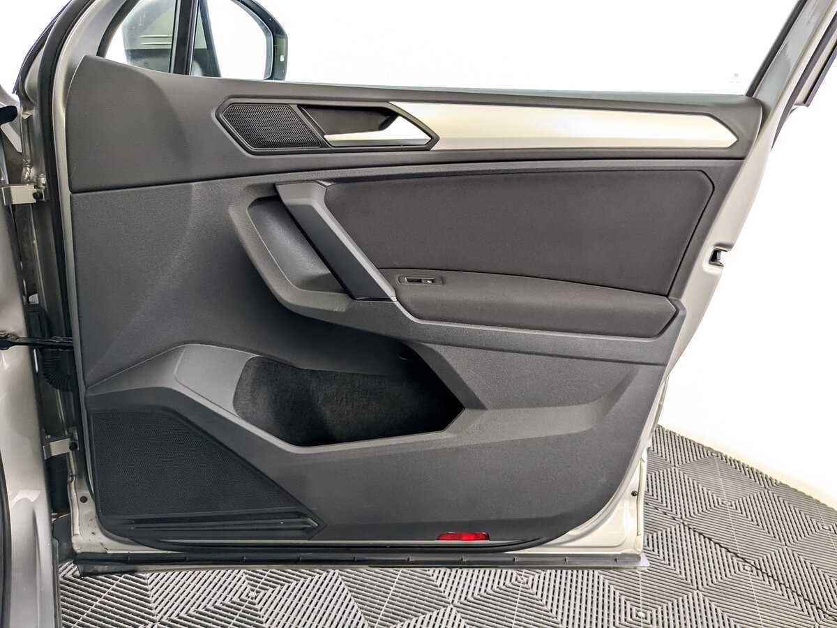 Б/У Фольксваген Тигуан 2019 года. Фото: #23