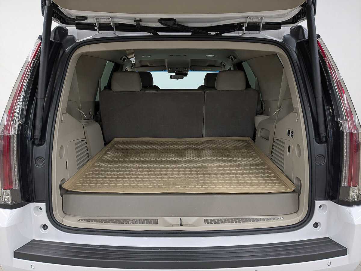 Б/У Кадиллак Эскалэйд 2019 года. Фото: #9