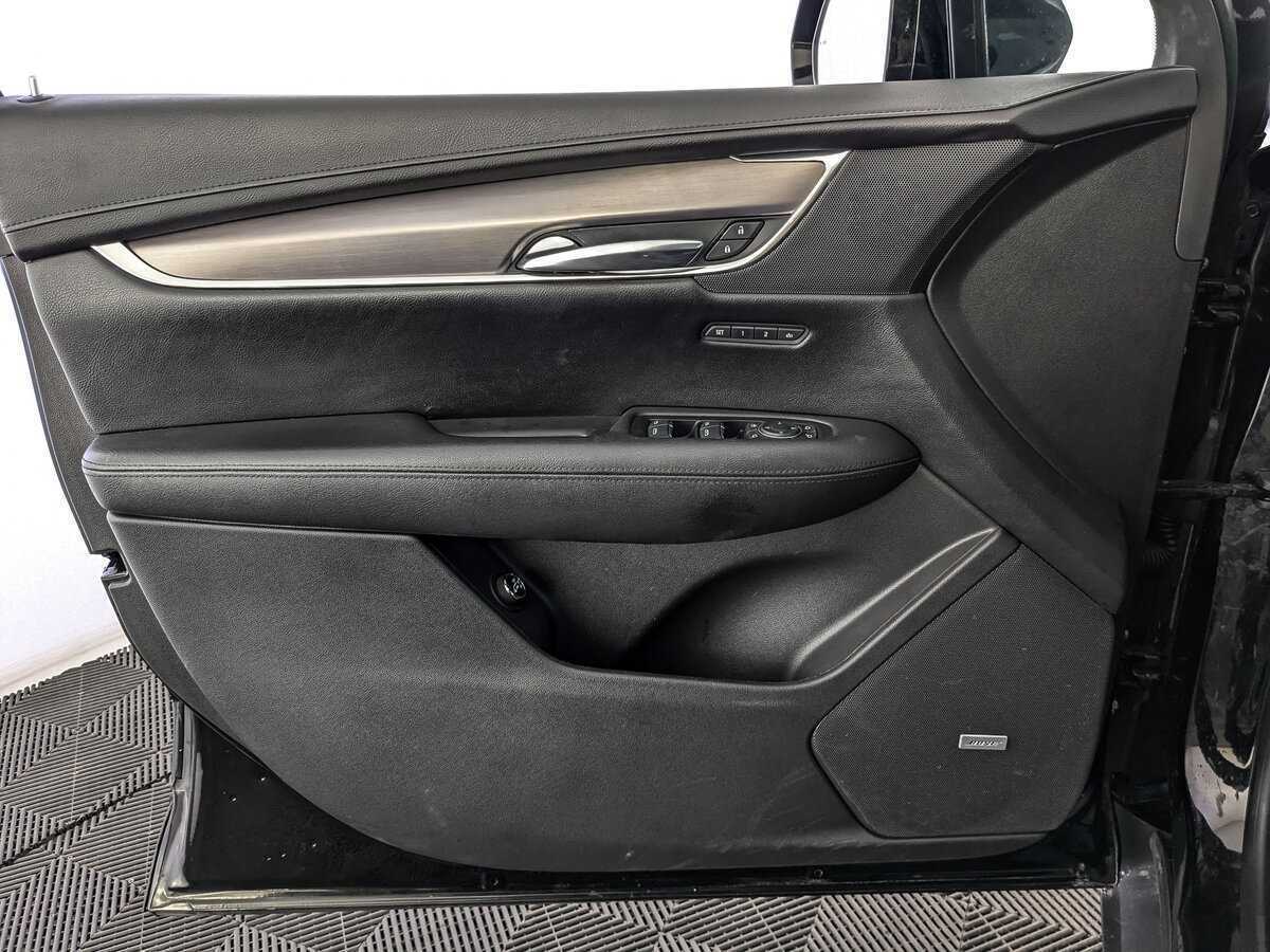 Б/У Кадиллак ИксТ5 2016 года. Фото: #17