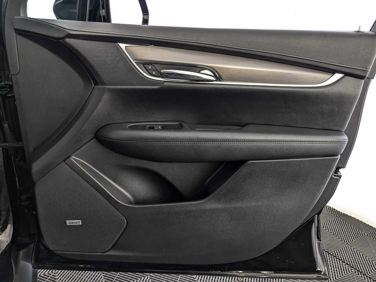 Б/У Кадиллак ИксТ5 2016 года. Фото: #22