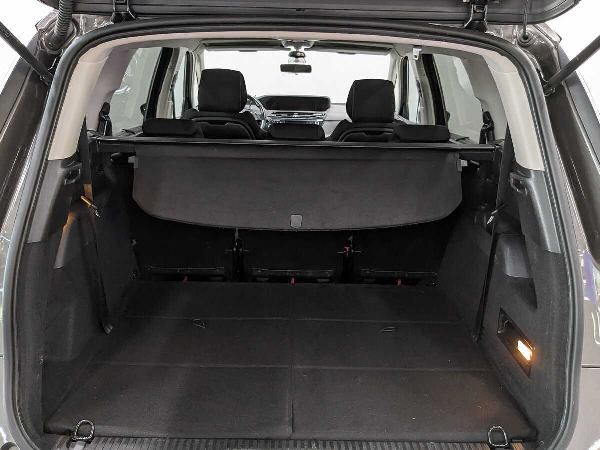 Б/У Ситроен Ц4 Пикассо 2017 года. Фото: #9