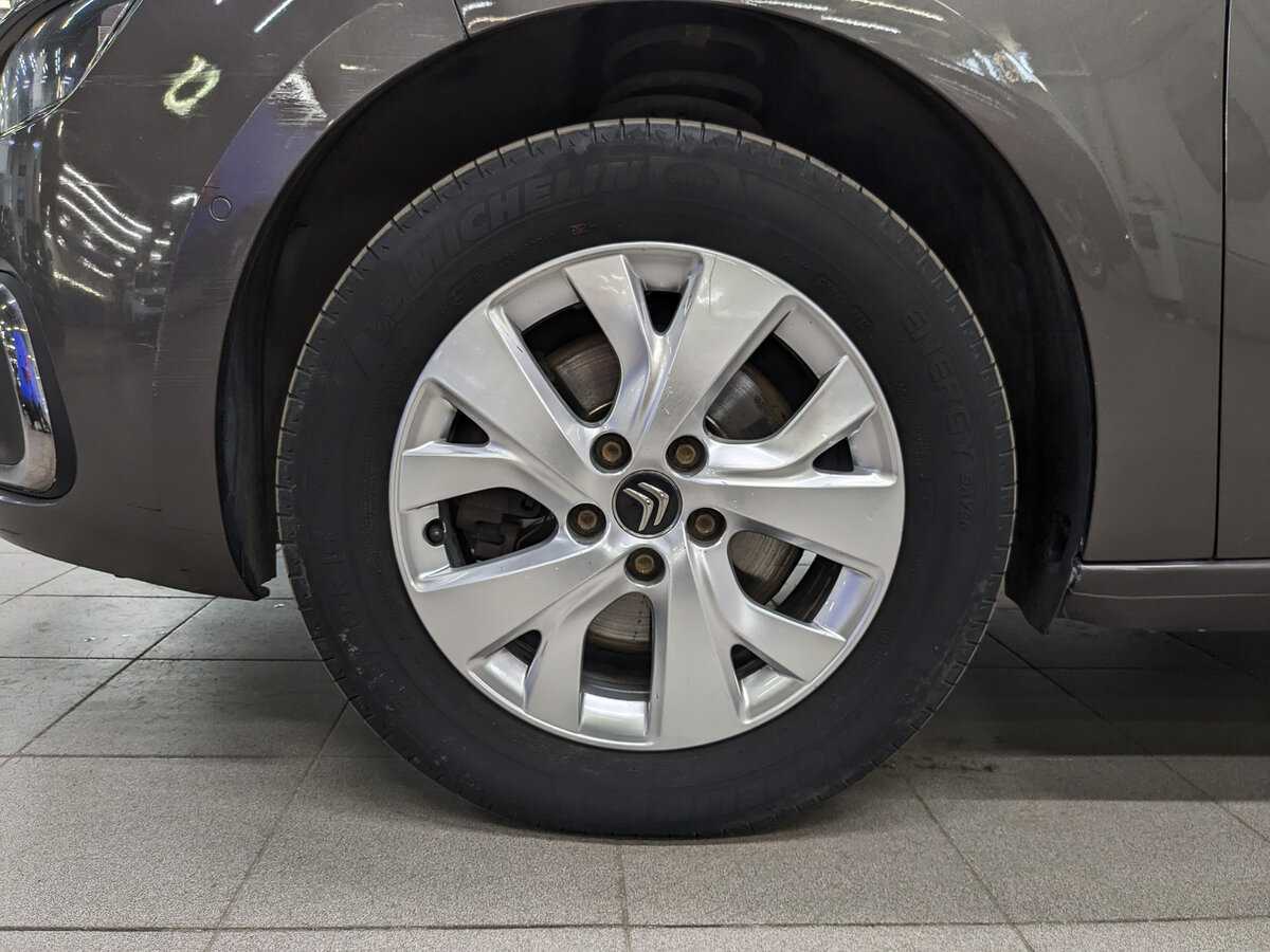 Б/У Ситроен Ц4 Пикассо 2017 года. Фото: #11