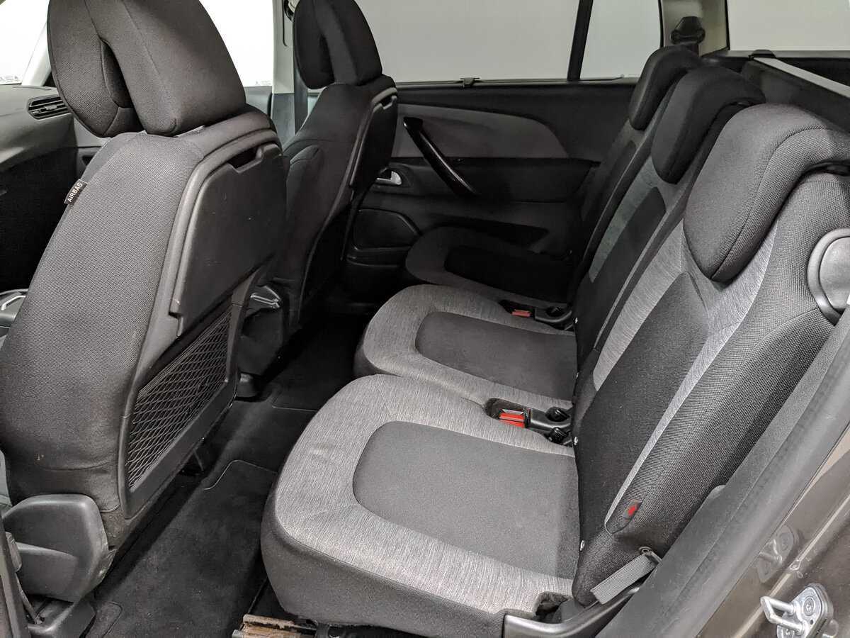 Б/У Ситроен Ц4 Пикассо 2017 года. Фото: #17