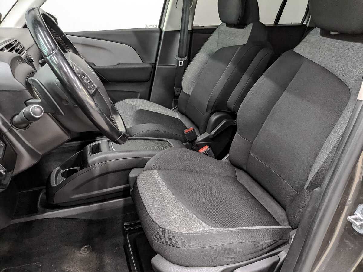 Б/У Ситроен Ц4 Пикассо 2017 года. Фото: #19