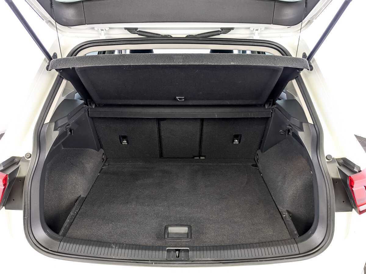 Б/У Фольксваген Тигуан 2020 года. Фото: #9