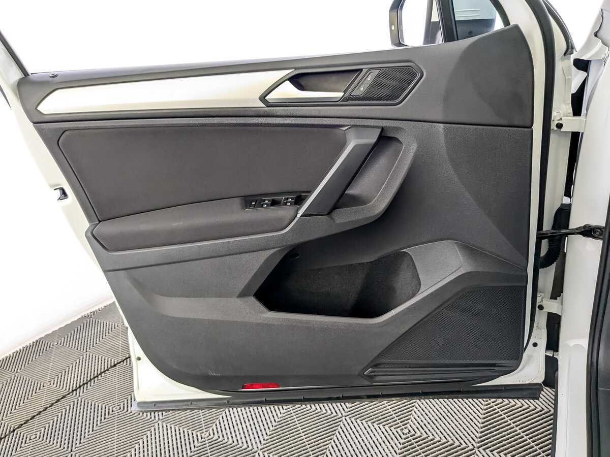 Б/У Фольксваген Тигуан 2020 года. Фото: #18