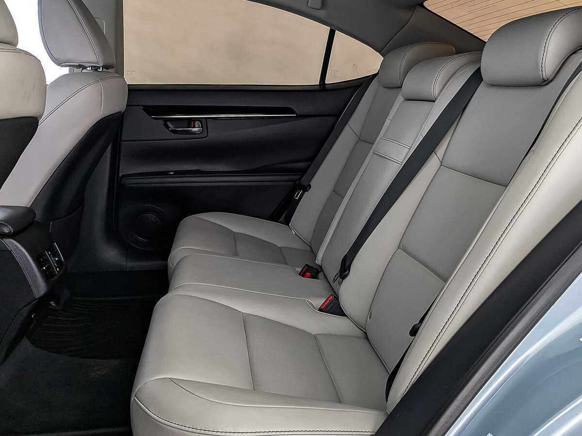 Б/У Лексус ЕС 2014 года. Фото: #17