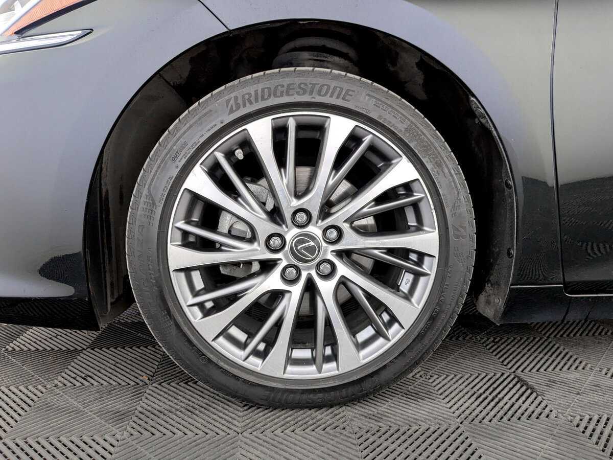 Б/У Лексус ЕС 2020 года. Фото: #17