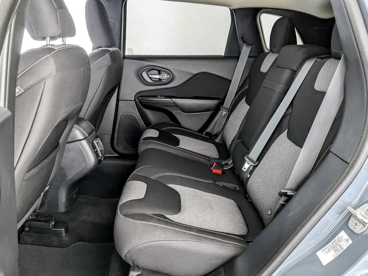 Б/У Джип Чироки 2014 года. Фото: #11