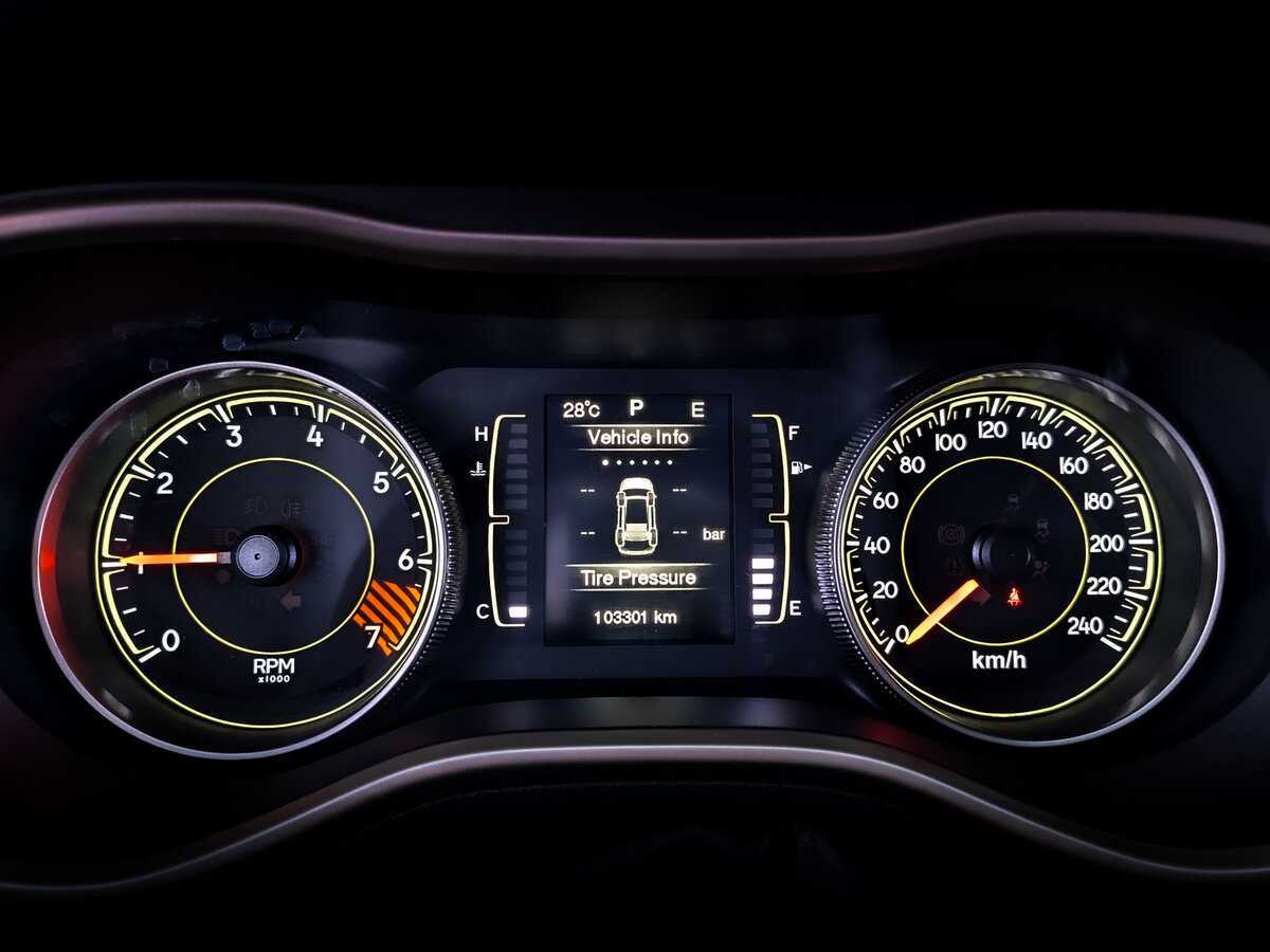 Б/У Джип Чироки 2014 года. Фото: #12