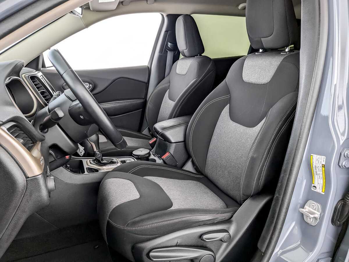 Б/У Джип Чироки 2014 года. Фото: #17