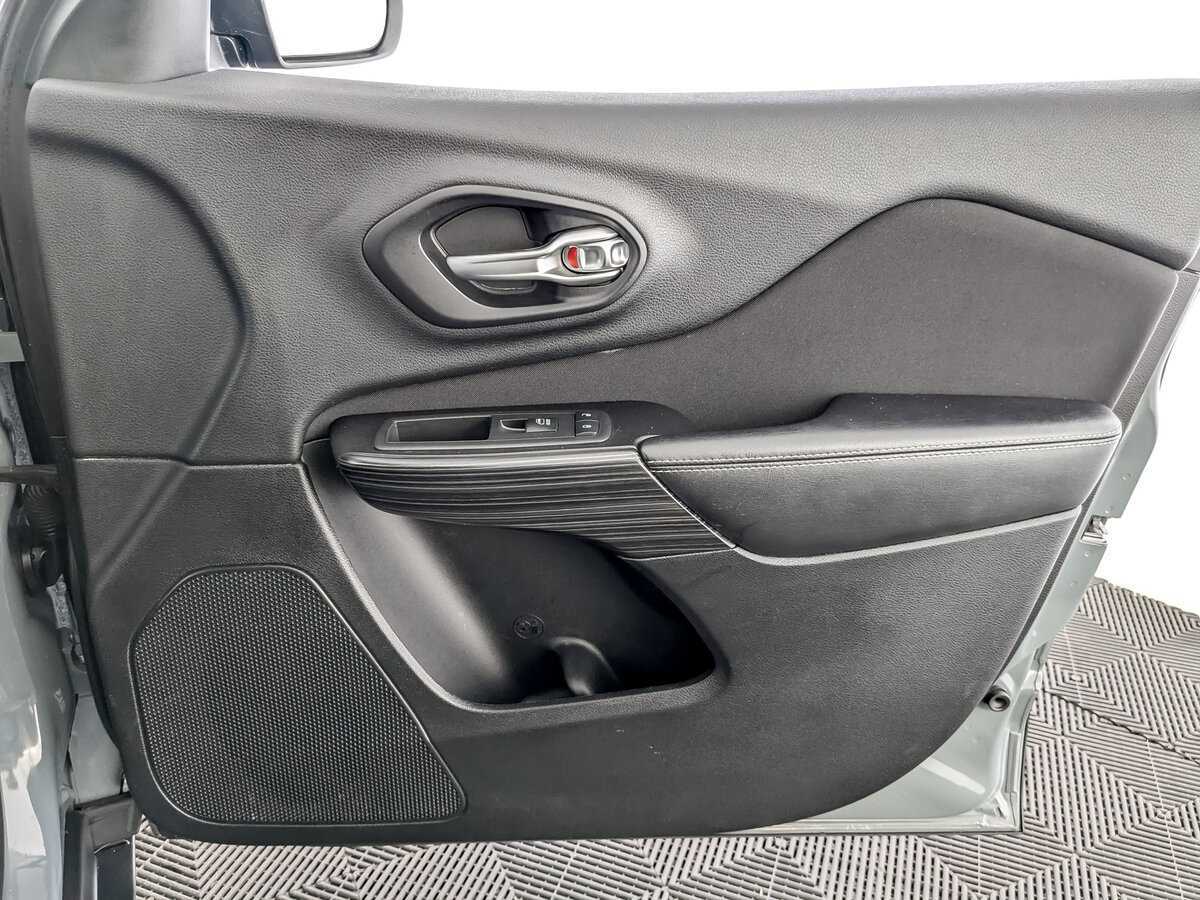 Б/У Джип Чироки 2014 года. Фото: #21