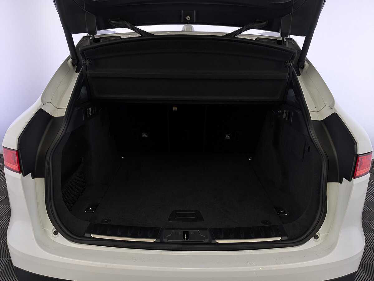 Б/У Ягуар Ф-Пэйс 2018 года. Фото: #9