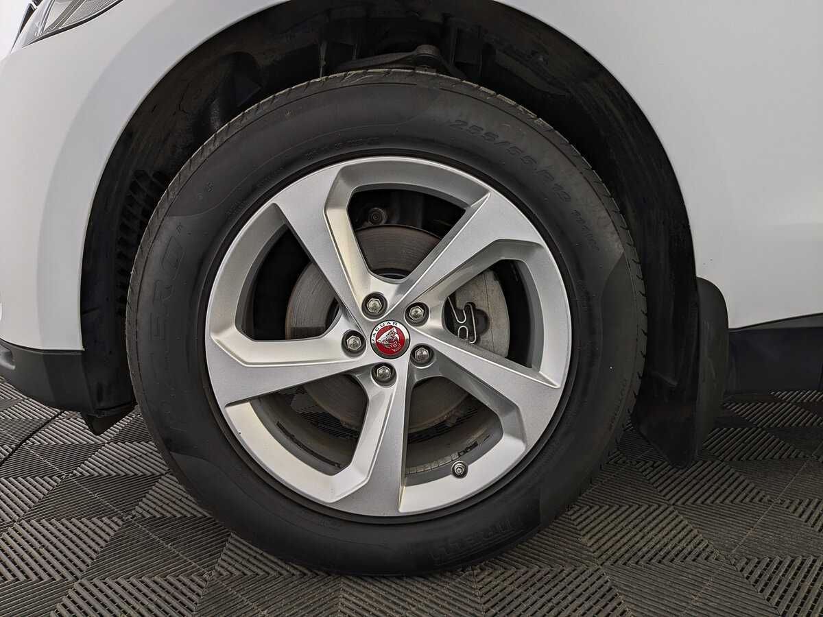 Б/У Ягуар Ф-Пэйс 2018 года. Фото: #11