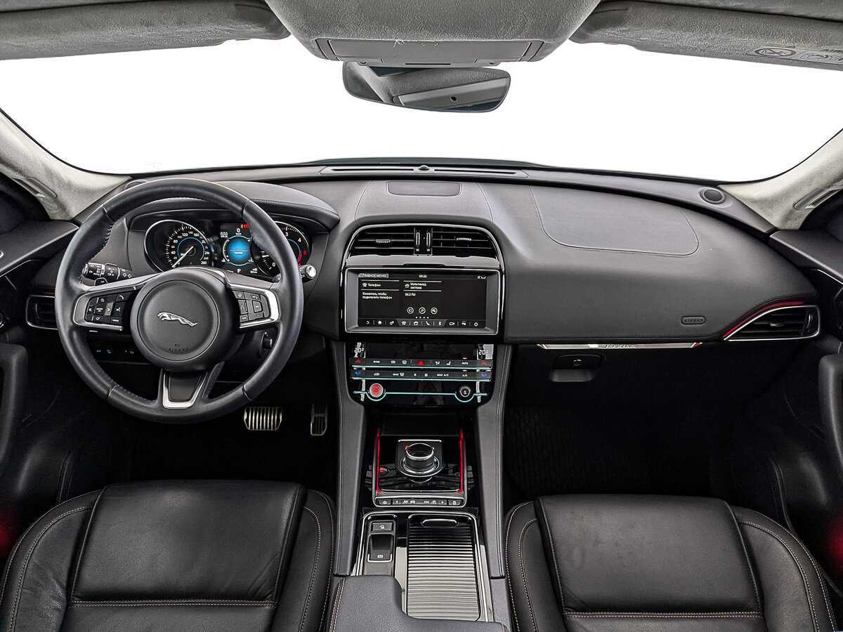 Б/У Ягуар Ф-Пэйс 2018 года. Фото: #13