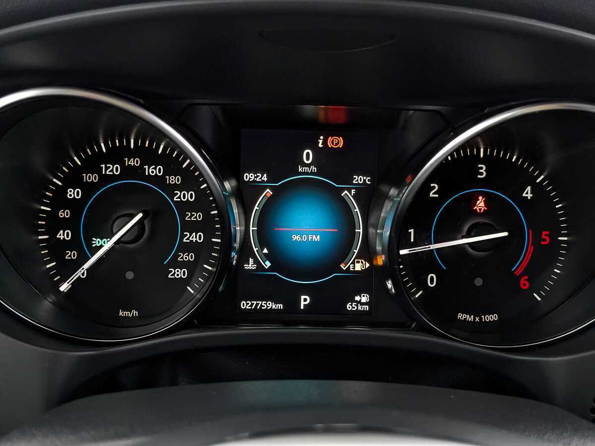 Б/У Ягуар Ф-Пэйс 2018 года. Фото: #15