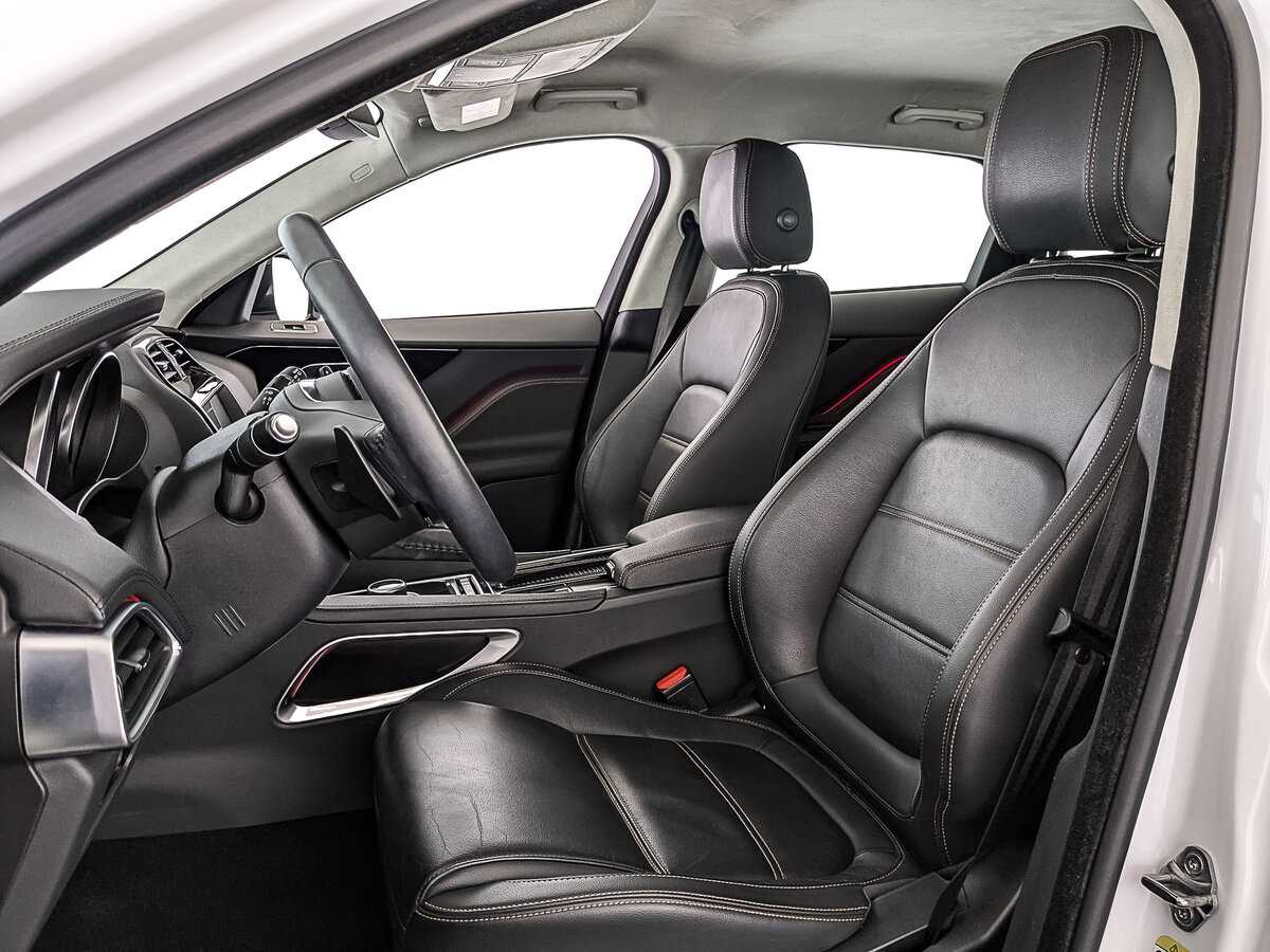 Б/У Ягуар Ф-Пэйс 2018 года. Фото: #19