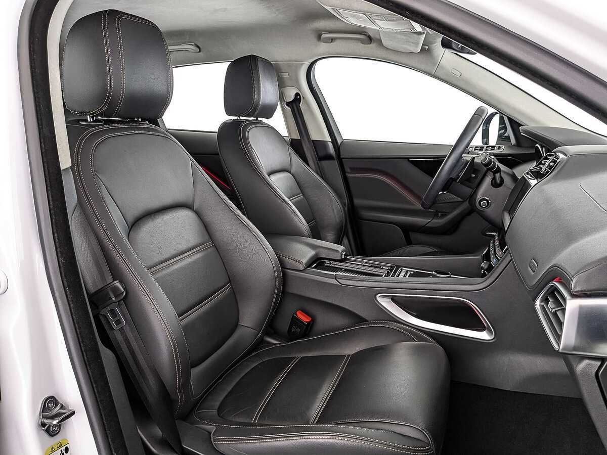 Б/У Ягуар Ф-Пэйс 2018 года. Фото: #23