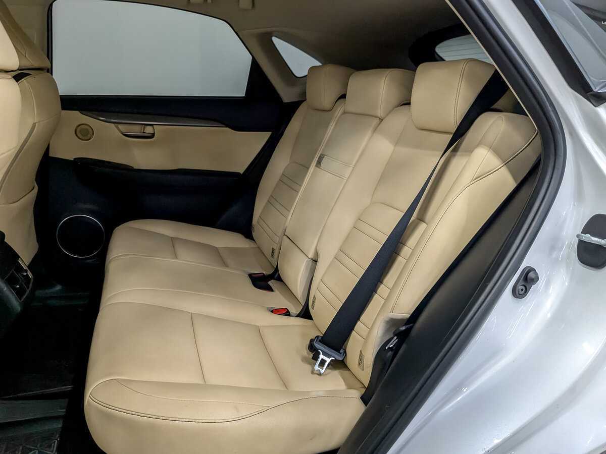 Б/У Лексус Н-Икс 2016 года. Фото: #11