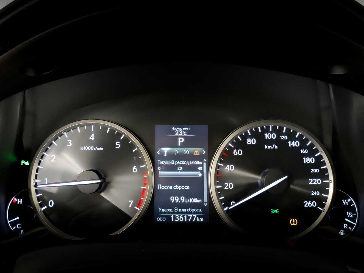 Б/У Лексус Н-Икс 2016 года. Фото: #12