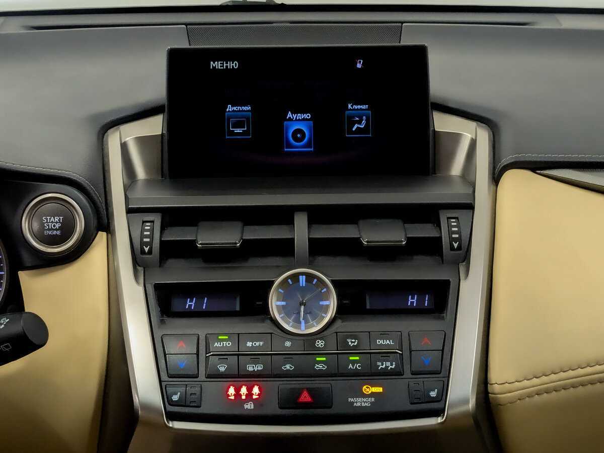 Б/У Лексус Н-Икс 2016 года. Фото: #14